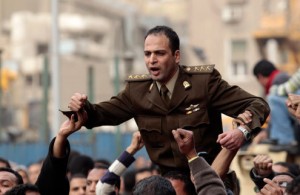 EgyptianOfficerCrowd-300x195
