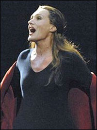 Waltraud Meier singing Isolde.