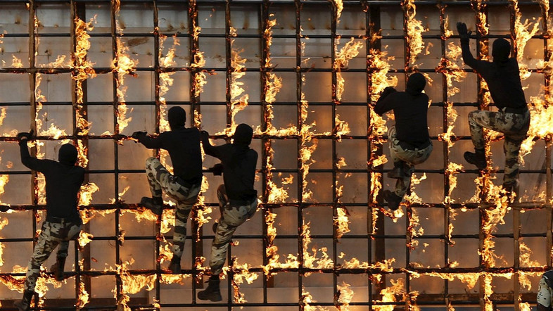 Members of Saudi security forces take part in a military parade in preparation for the annual Haj pilgrimage in the holy city of Mecca September 17, 2015. REUTERS/Ahmad Masood TPX IMAGES OF THE DAY