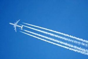 BlueSkyWhiteJetChemtrailsFree
