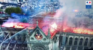 NotreDame_incendie_drone-daySRC-French Interior Ministry