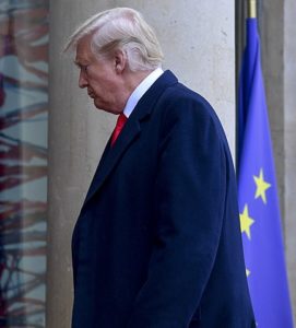 433px-Donald_Trump_walkinglookingdown_2018_SRC-cc-4.0