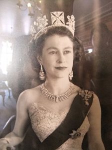 Young_queen_Elizabeth_II_Nottingham's_Council_HouseSRC-Lee_Haywood-cc2.0-generic