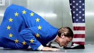 EU-kissing-UncleSam-boot
