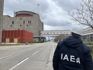 Rafael_Mariano_Grossi_tours_Zaporizhzhya_NPP_SRC-cc2.0Generic