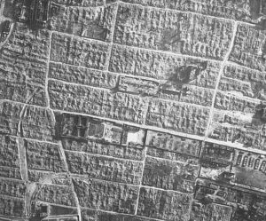 Aerial_photograph_of_the_destroyed_Warsaw_Ghetto_(cropped)-public-domain